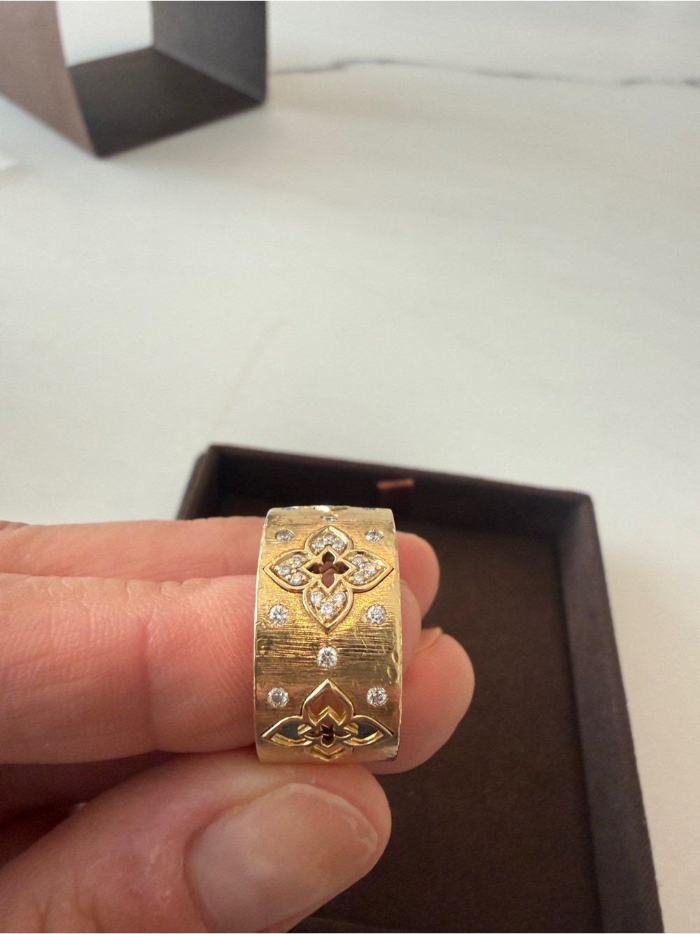 Roberto Coin Venetian Princess 18k gold ring. Size 6.5 - Picture 8 of 16